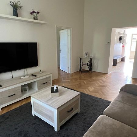 Tamas Apartman Szekesfehervar Ngoại thất bức ảnh